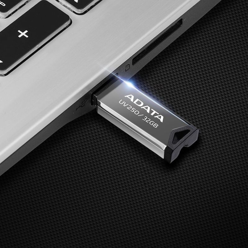FLASH DRIVE USB 2.0 32GB UV250 METAL ADATA