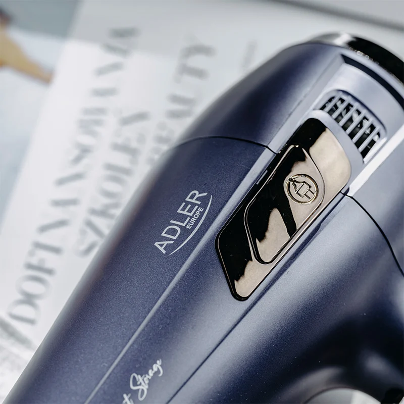 AD2273@11 USCATOR PAR CABLU RETRACTABIL 2400W ADLER