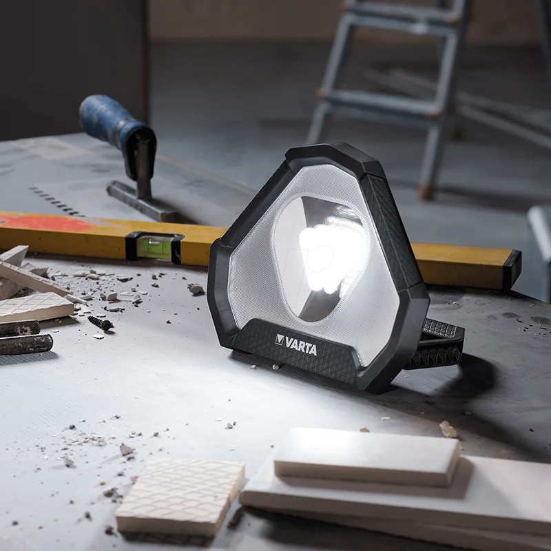 LANTERNA REFLECTOR LED WORKFLEX STADIUM VARTA
